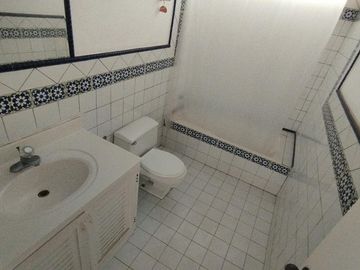 Departamento Flat en 1er piso en zona residencial del balneario de PLAYA HERMOSA