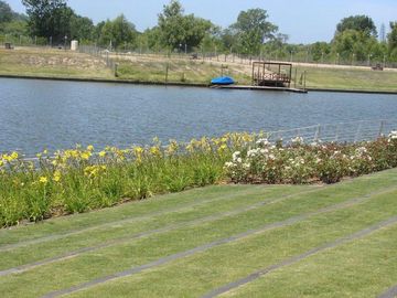 Venta de Departamento de 2 dormitorios, vista al rio y jardin exclusivo en Albanueva, posible amarra