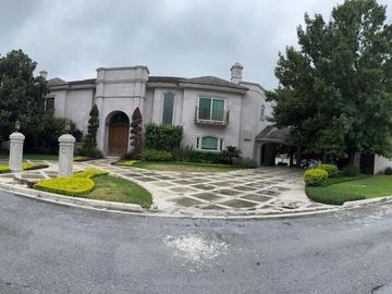 CASA EN VENTA DE LUJO EN PORTAL DEL HUAJUCO CARRETERA NACIONAL