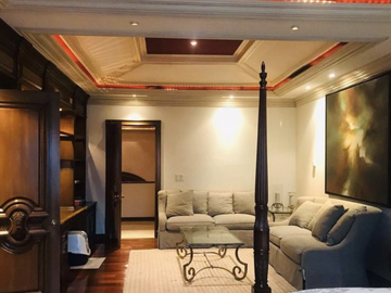 CASA EN VENTA DE LUJO EN PORTAL DEL HUAJUCO CARRETERA NACIONAL