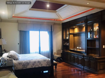 CASA EN VENTA DE LUJO EN PORTAL DEL HUAJUCO CARRETERA NACIONAL