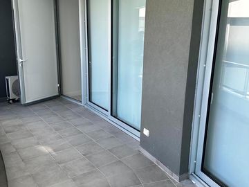 Departamento 2 ambientes con cochera incluida en Concepción Arenal al 2900