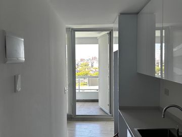 Departamento 2 ambientes con cochera incluida en Concepción Arenal al 2900