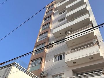 Departamento en Venta, 2 dormitorios con cochera, Zona Centro, Salta Capital
