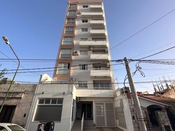 Departamento en Venta, 2 dormitorios con cochera, Zona Centro, Salta Capital