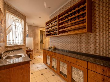 Departamento estilo Frances - 7 ambientes- Con Cochera - en Venta - Retiro