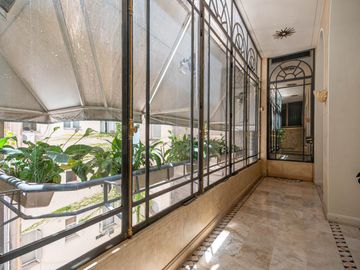 Departamento estilo Frances - 7 ambientes- Con Cochera - en Venta - Retiro