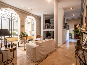 Departamento estilo Frances - 7 ambientes- Con Cochera - en Venta - Retiro