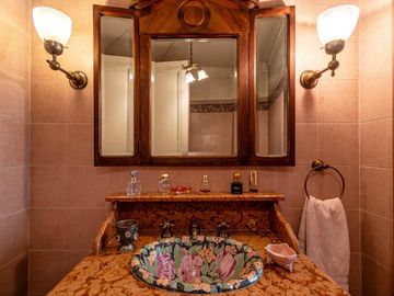 Departamento estilo Frances - 7 ambientes- Con Cochera - en Venta - Retiro