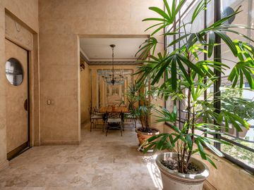 Departamento estilo Frances - 7 ambientes- Con Cochera - en Venta - Retiro