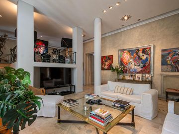 Departamento estilo Frances - 7 ambientes- Con Cochera - en Venta - Retiro