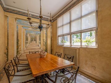 Departamento estilo Frances - 7 ambientes- Con Cochera - en Venta - Retiro