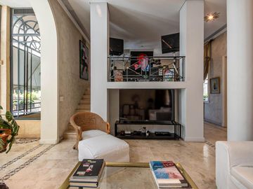 Departamento estilo Frances - 7 ambientes- Con Cochera - en Venta - Retiro