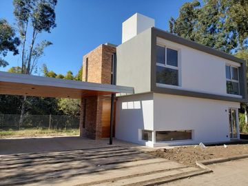 Casa en VENTA, Villa Allende Golf, calle MALAGA