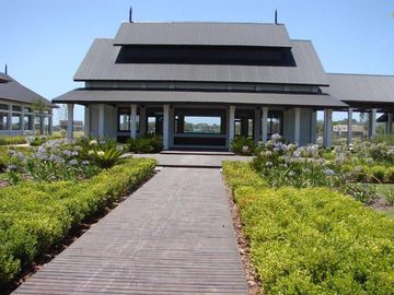 Venta en obra financiada, departamento de 2 dormitorios con jardin exclusivo en Albanueva