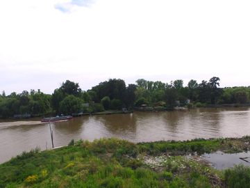 Venta en obra financiada en Albanueva, departamento 2 dormitorios con terraza y parrilla fte al rio