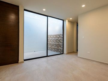 Townhouse en venta en Temozón Village Merida de 3 habitaciones y alberca