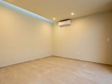 Townhouse en venta en Temozón Village Merida de 3 habitaciones y alberca