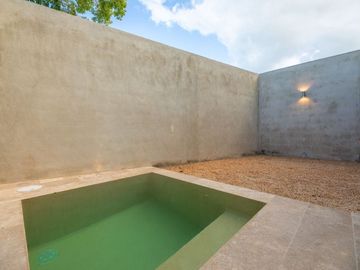 Townhouse en venta en Temozón Village Merida de 3 habitaciones y alberca