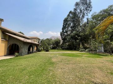 SE VENDE CASA COMO TERRENO EN CHACLACAYO