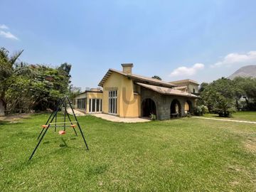 SE VENDE CASA COMO TERRENO EN CHACLACAYO