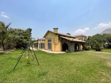 SE VENDE CASA COMO TERRENO EN CHACLACAYO