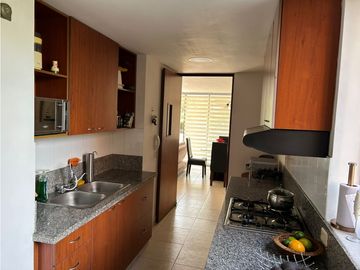 Venta de Apartamento 108 metros en el Poblado Los Parra