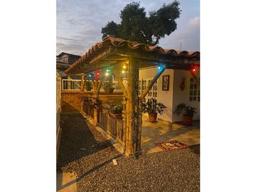SE VENDE CASA CAMPESTRE VEREDA EL GURRIO
