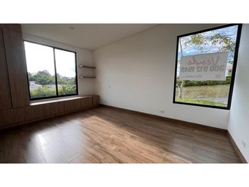 VENTA DE HERMOSA CASA CAMPESTRE PARA ESTRENAR VIA ARMENIA