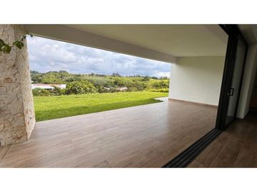 VENTA DE HERMOSA CASA CAMPESTRE PARA ESTRENAR VIA ARMENIA