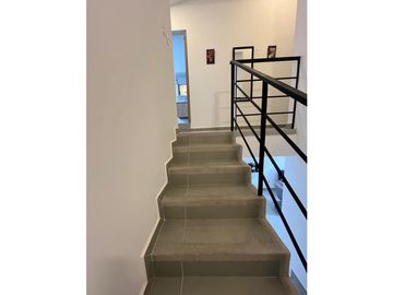 VENTA DE HERMOSA CASA EN COND. ZONA AEROPUERTO PERMITE RENTAS CORTAS