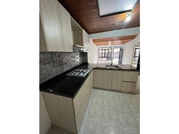VENTA DE HERMOSA CASA EN COND. ZONA AEROPUERTO PERMITE RENTAS CORTAS