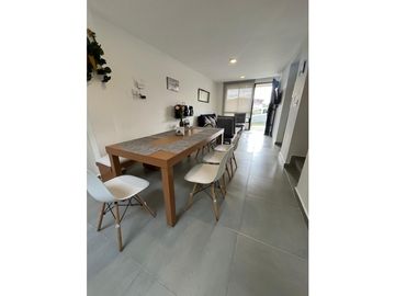 VENTA DE HERMOSA CASA EN COND. ZONA AEROPUERTO PERMITE RENTAS CORTAS