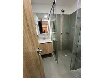 VENTA DE HERMOSA CASA EN COND. ZONA AEROPUERTO PERMITE RENTAS CORTAS