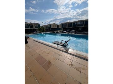 VENTA DE HERMOSA CASA EN COND. ZONA AEROPUERTO PERMITE RENTAS CORTAS