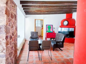 MARFIL Casa con jardín, cabaña y departamento en venta
