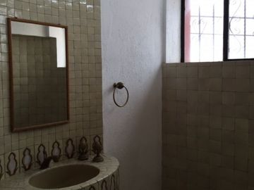 MARFIL Casa con jardín, cabaña y departamento en venta