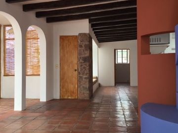 MARFIL Casa con jardín, cabaña y departamento en venta