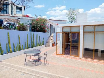 MARFIL Casa con jardín, cabaña y departamento en venta