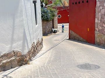 MARFIL Casa con jardín, cabaña y departamento en venta