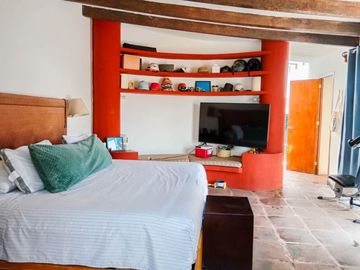 MARFIL Casa con jardín, cabaña y departamento en venta