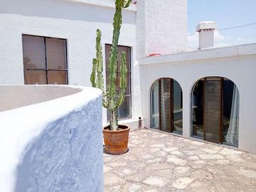 MARFIL Casa con jardín, cabaña y departamento en venta