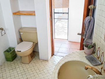MARFIL Casa con jardín, cabaña y departamento en venta