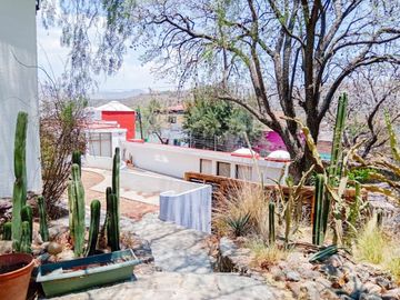 MARFIL Casa con jardín, cabaña y departamento en venta