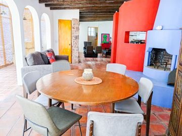 MARFIL Casa con jardín, cabaña y departamento en venta