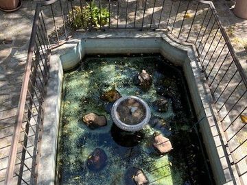 CASA ANTIGUA EN MARFIL CON INCREIBLE JARDIN