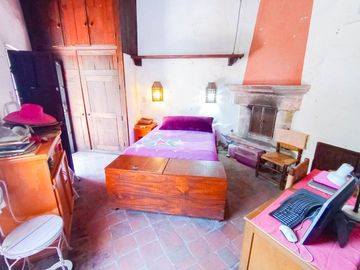 CASA ANTIGUA EN MARFIL CON INCREIBLE JARDIN
