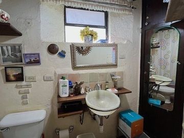 CASA ANTIGUA EN MARFIL CON INCREIBLE JARDIN