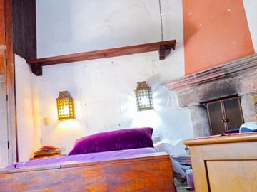 CASA ANTIGUA EN MARFIL CON INCREIBLE JARDIN