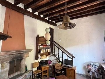 CASA ANTIGUA EN MARFIL CON INCREIBLE JARDIN